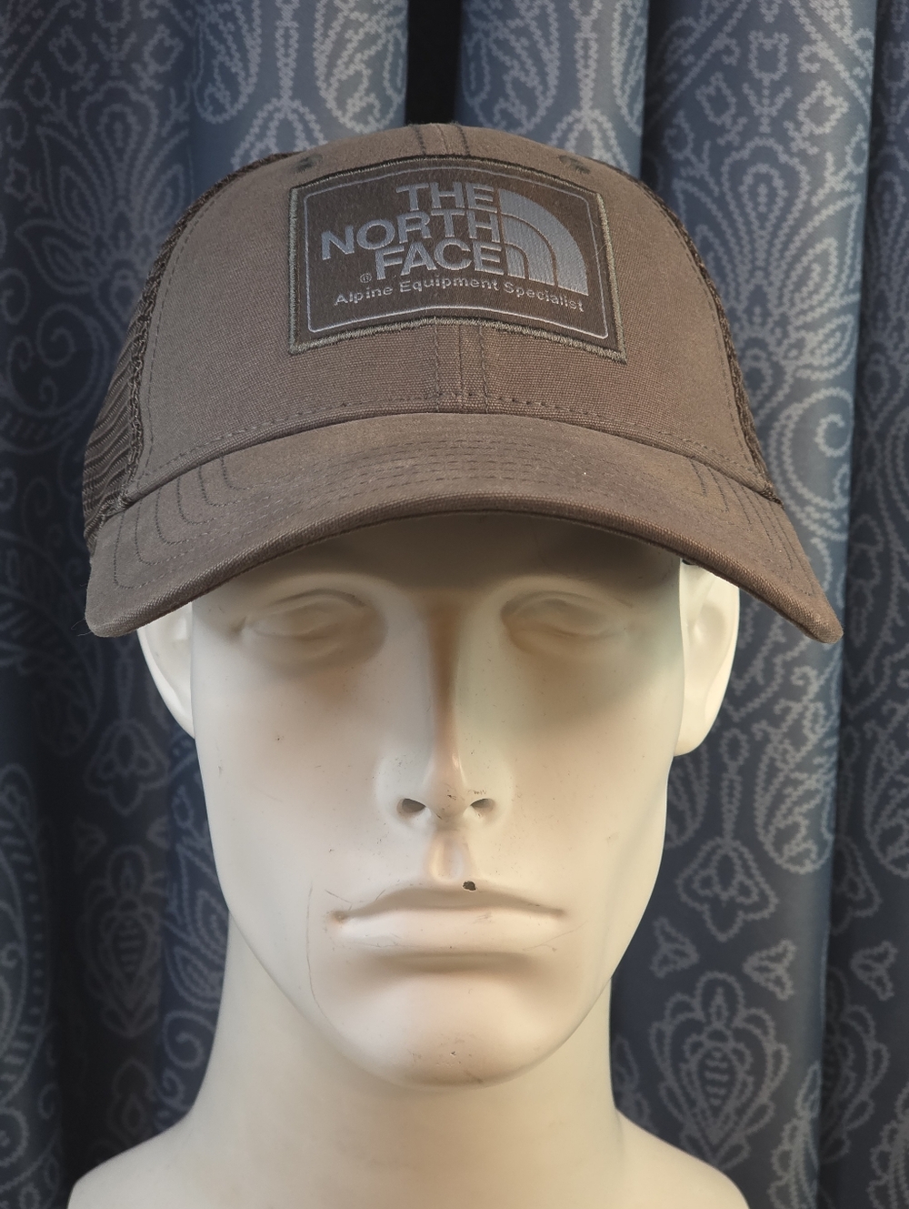 The North Face Alpine Equipment Specialist Trucker Hat Gray Snapback OS Unisex